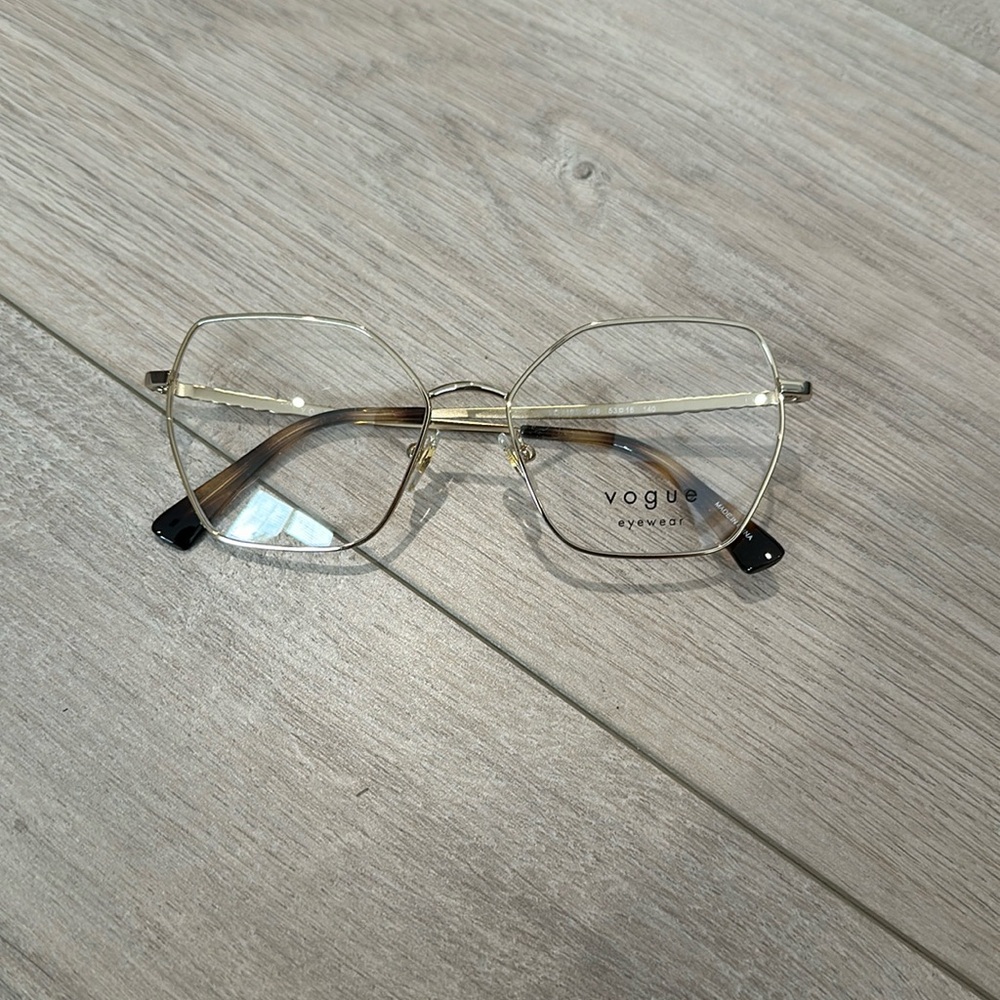 Women’s eyeglasses